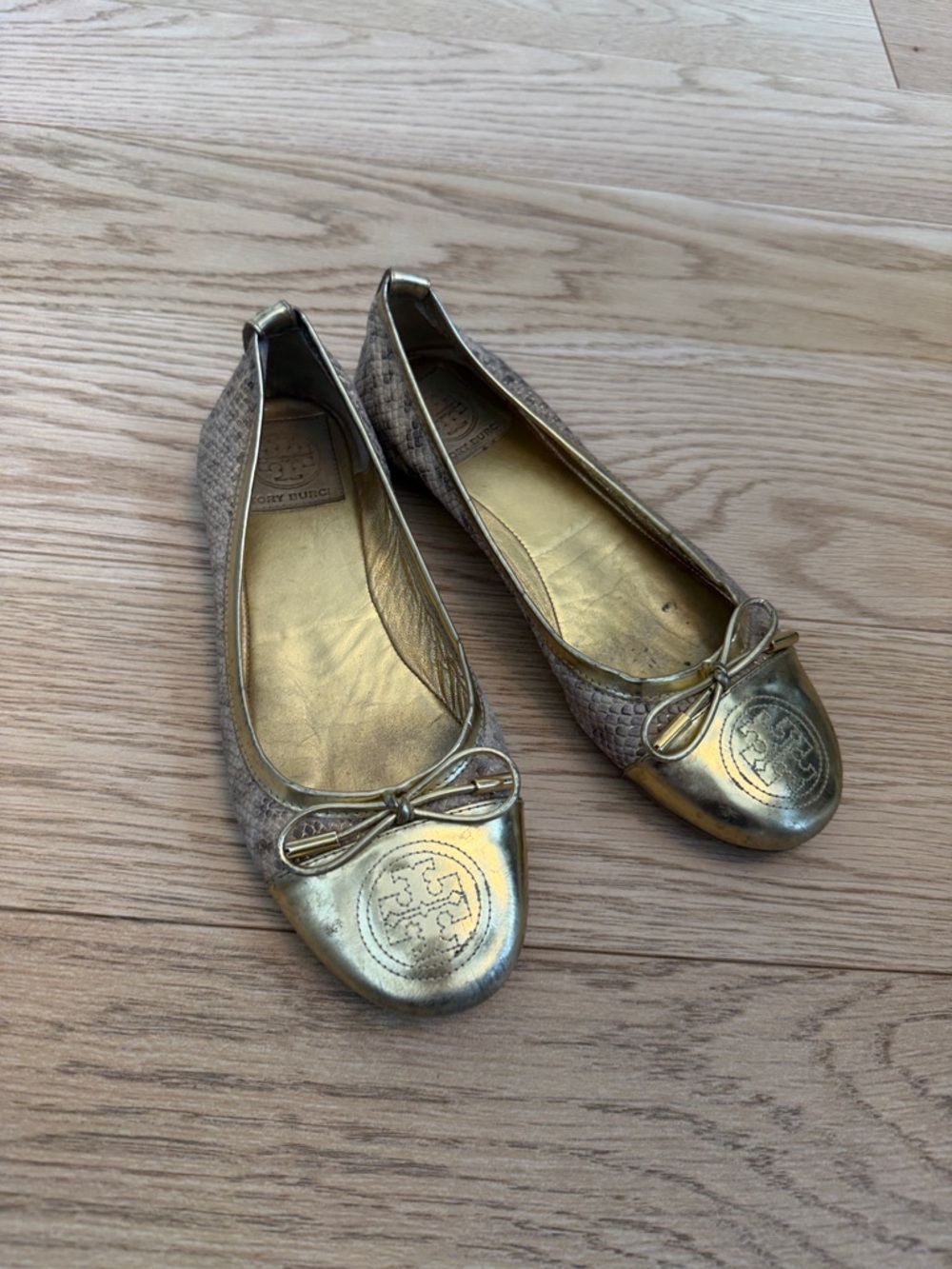 Tory Burch Verbena Snake Embossed Leather/Gold Patent Ballet Flat in Size 6